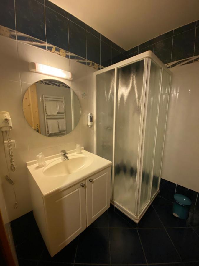 Le Schuss Hotell Châtel Eksteriør bilde