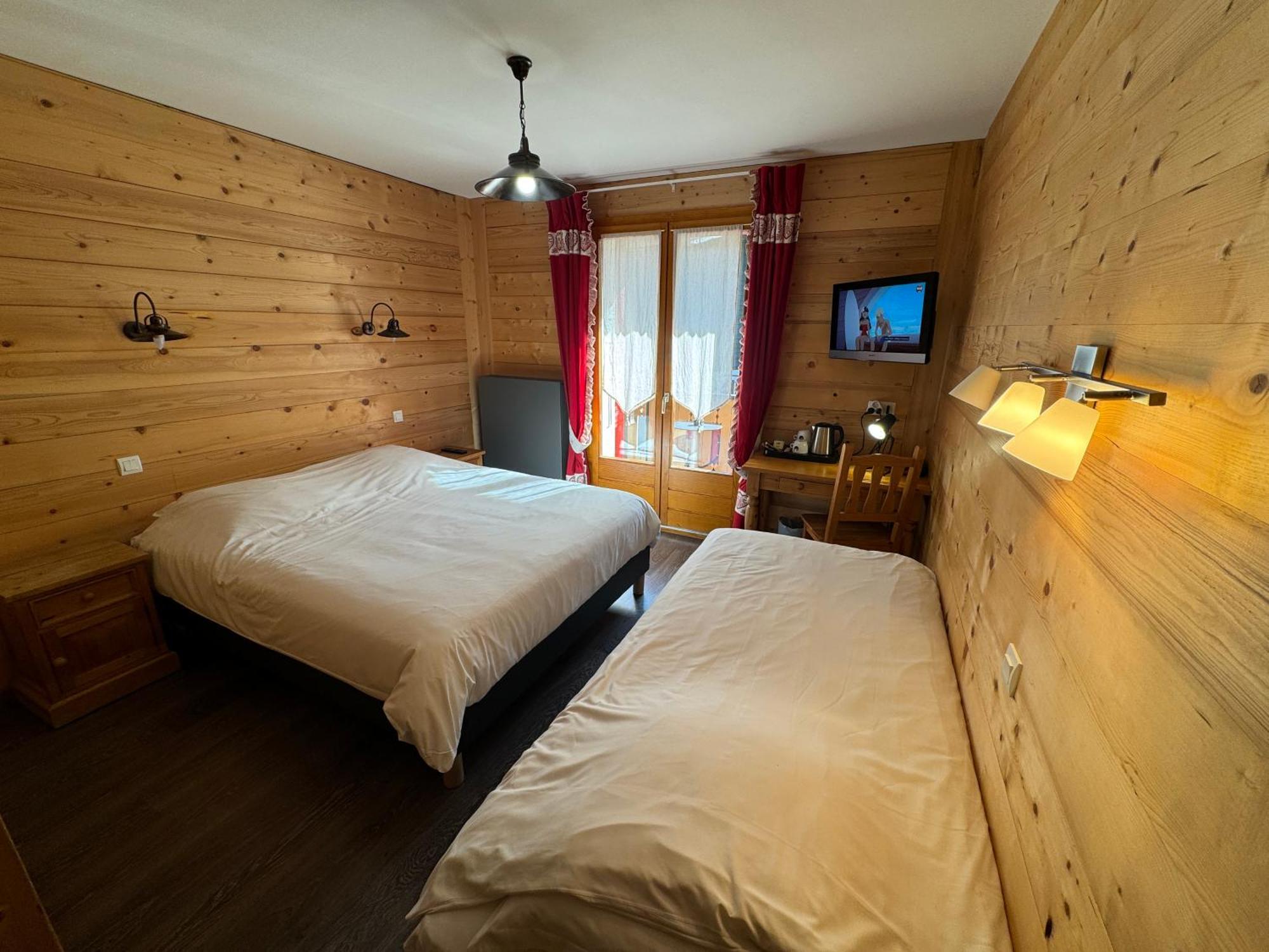 Le Schuss Hotell Châtel Eksteriør bilde