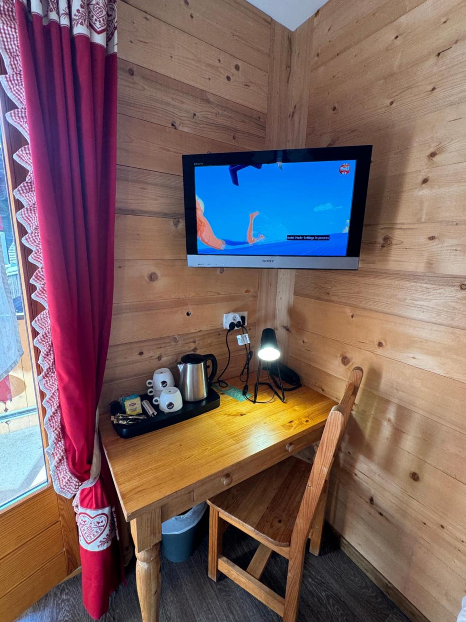 Le Schuss Hotell Châtel Eksteriør bilde